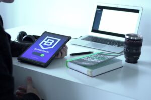 Centralized vs Decentralized Exchanges: Pros and Cons